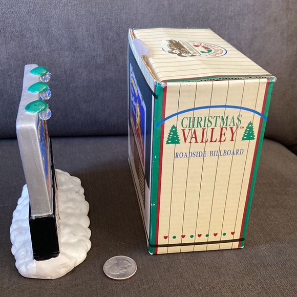 Roadside Billboard - Christmas Valley Collection-1993 (East West Railway) - Picture 7 of 7